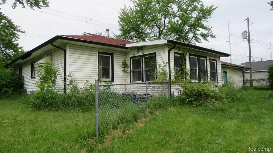 4621 S Martin Luther King Jr Boulevard, Lansing, MI 48910 - #3