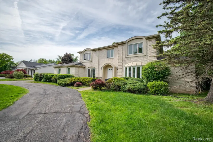 22640 Coventry Woods Lane, Southfield, MI 48034 - #2