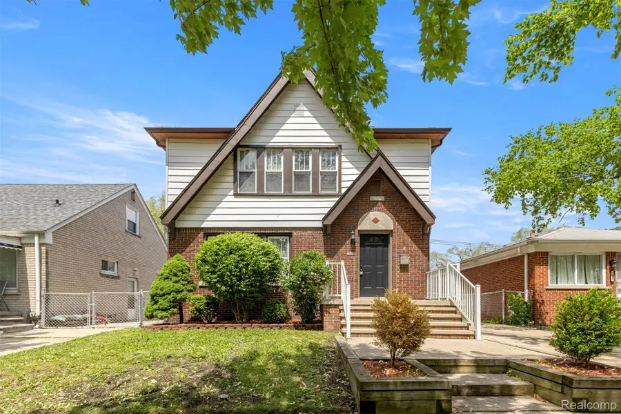 1056 Stewart Avenue, Lincoln Park, MI 48146 - #2