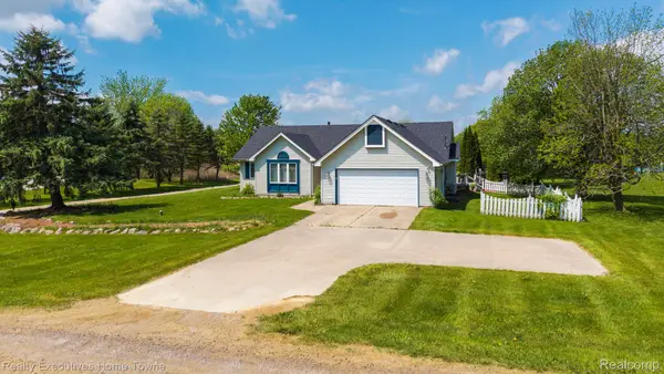 1041 Mackie Road, Almont, MI 48003