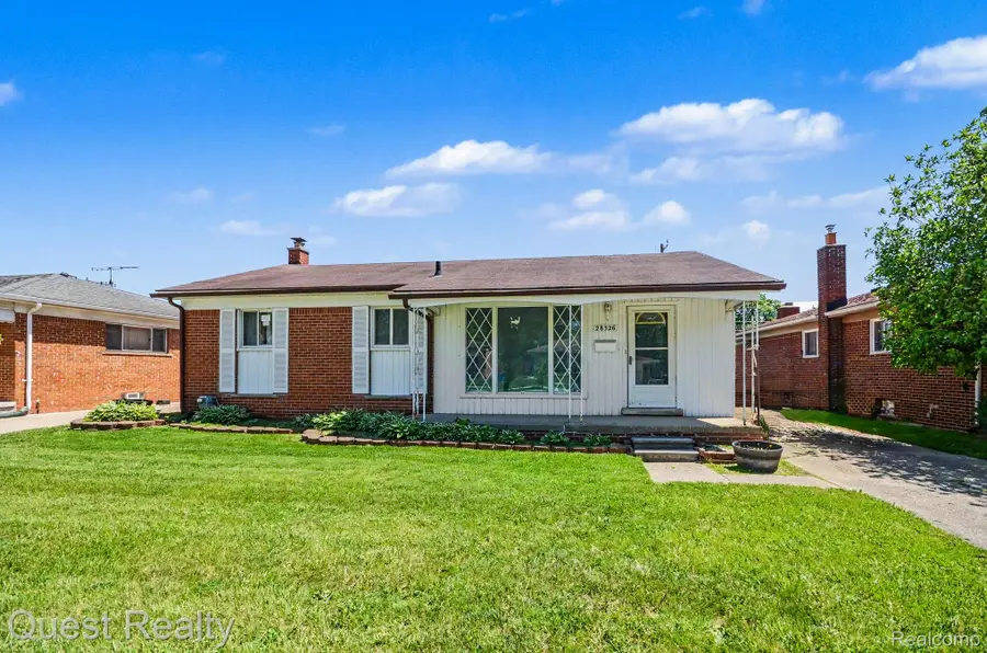 28326 Los Olas Drive, Warren, MI 48093 - #2
