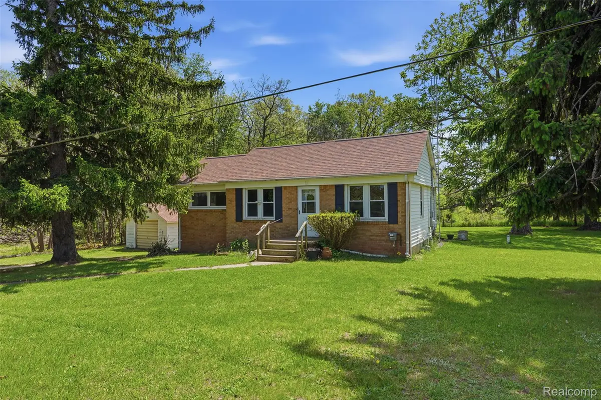 3405 W Coon Lake Road, Howell, MI 48843 - #1