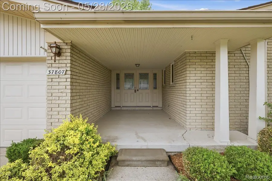 37807 Sarafina Drive, Sterling Heights, MI 48312 - #2