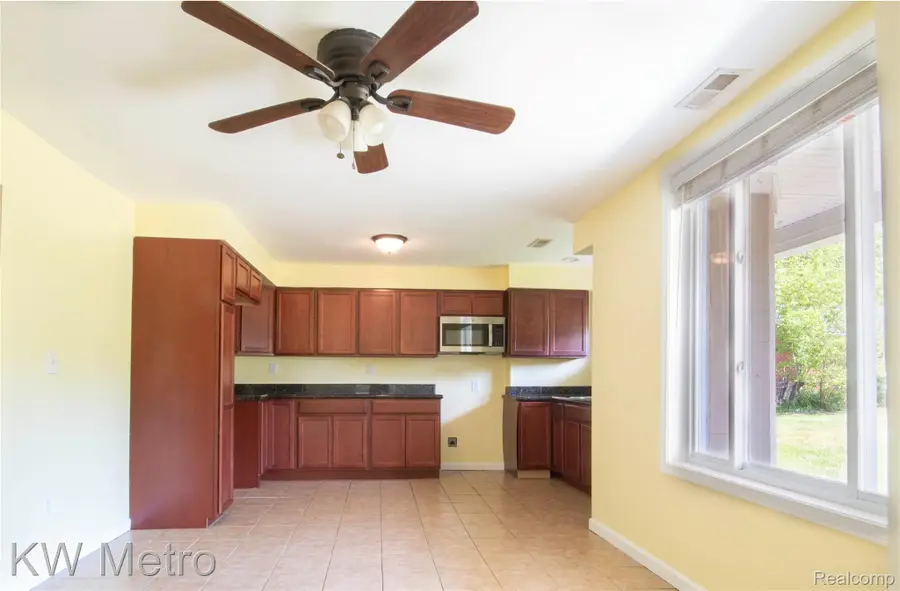 10800 Holland Road, Taylor, MI 48180 - #2
