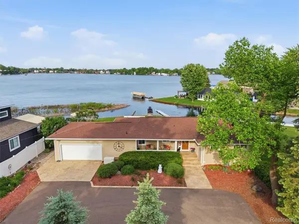 12099 Torrey Road, Fenton, MI 48430