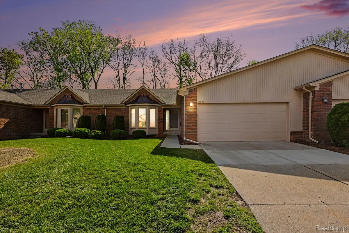 41302 Fortuna Drive E, Clinton Township, MI 48038 - #1