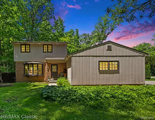 23493 Cora Avenue, FarmingtonHills, MI 48336