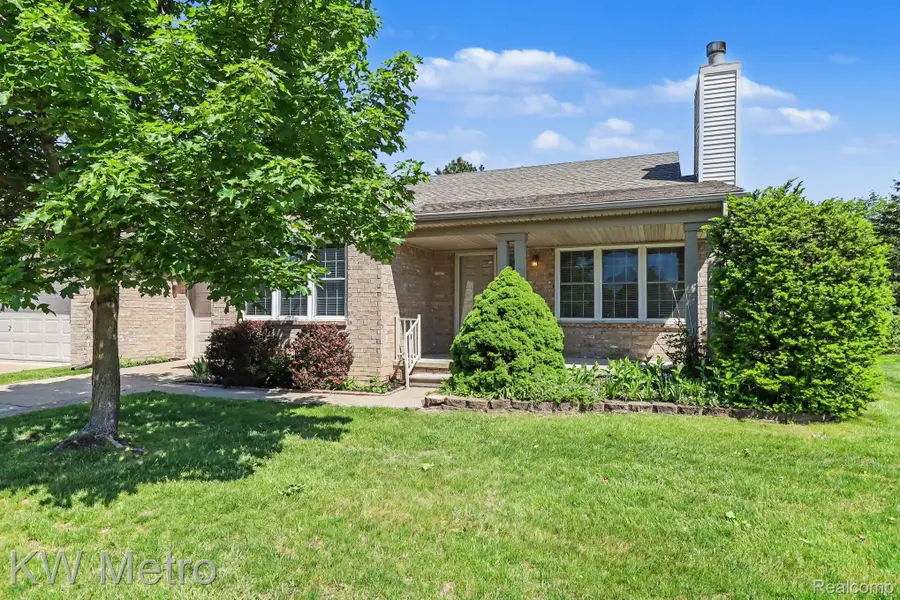 41273 Greenspire Drive, Clinton, MI 48038 - #2