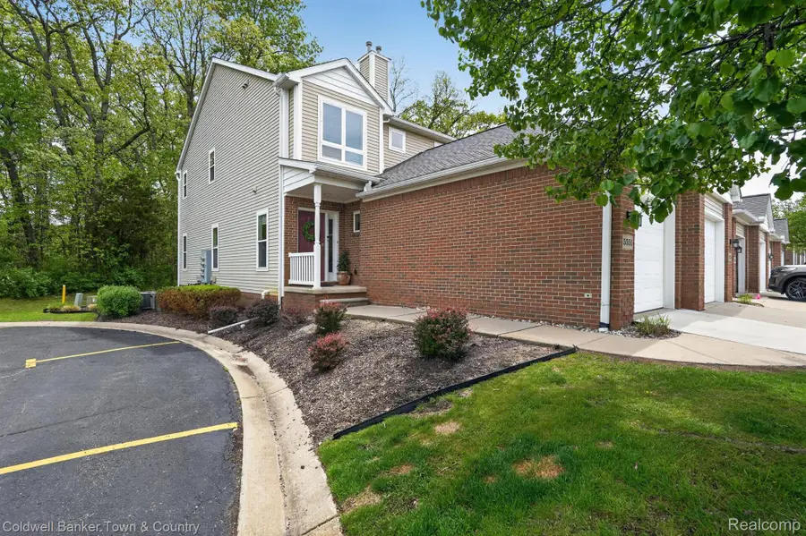 5551 Woodruff Shore Drive, Brighton, MI 48116 - #2