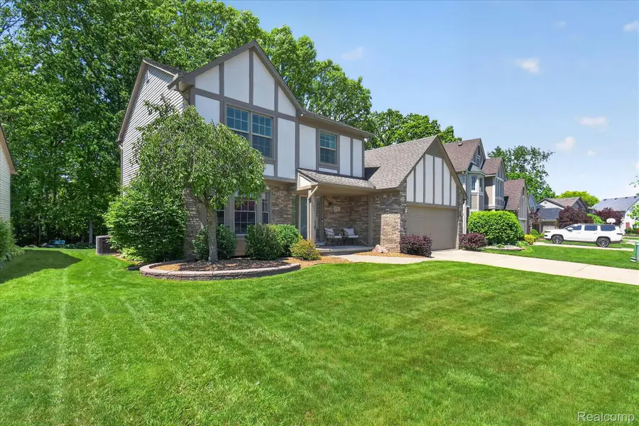 7071 Foxcreek Drive, Canton, MI 48187 - #2