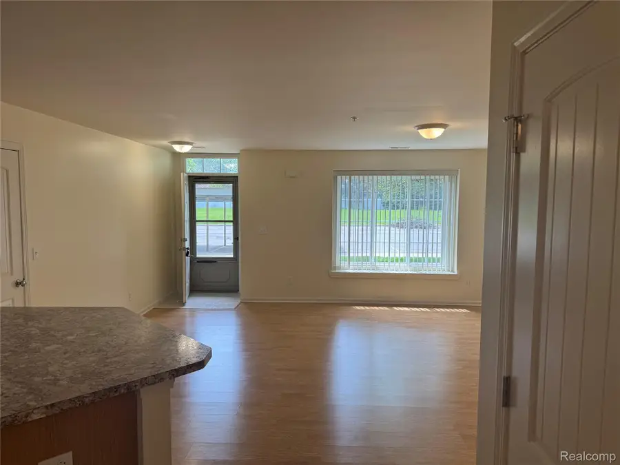34086 Utica Road, Fraser, MI 48026 - #2