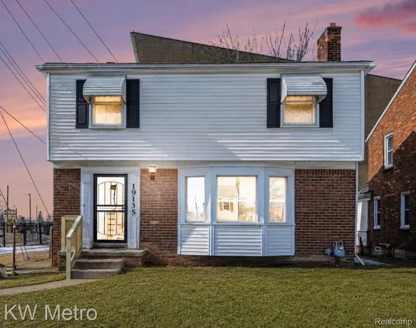 19135 Hartwell, Detroit, MI 48235