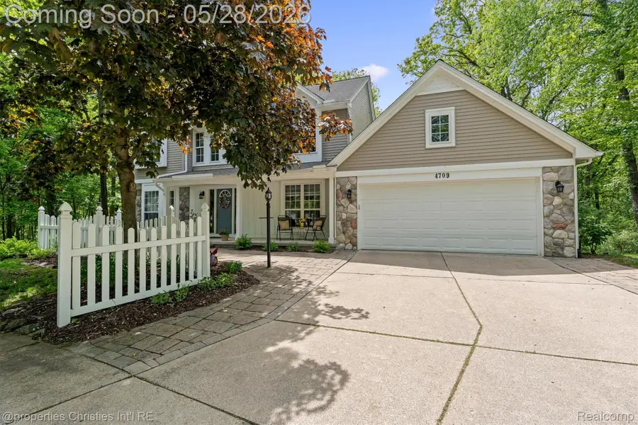 4709 Greenview Court, Commerce Township, MI 48382 - #3