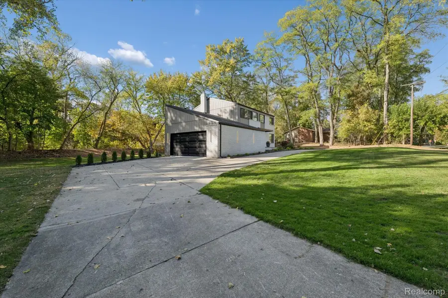 3668 Bayou Drive, West Bloomfield, MI 48323 - #2