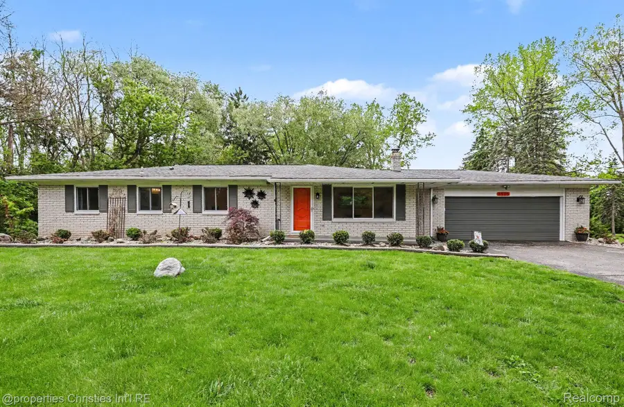 6905 W Church Street, Clarkston, MI 48346 - #2