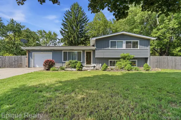 5370 Oaktree Court, Flint, MI 48532