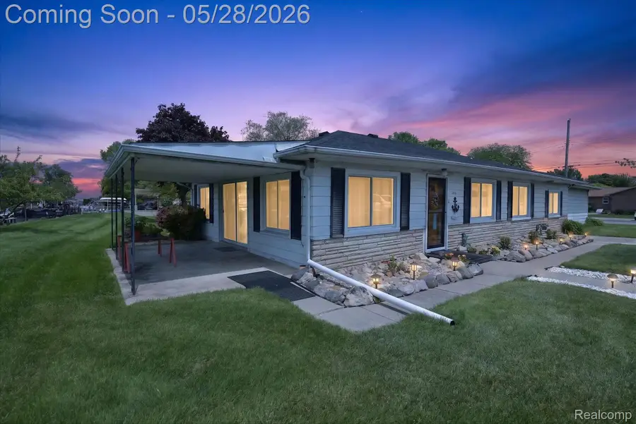 29886 Pointe Drive, Rockwood, MI 48173 - #2