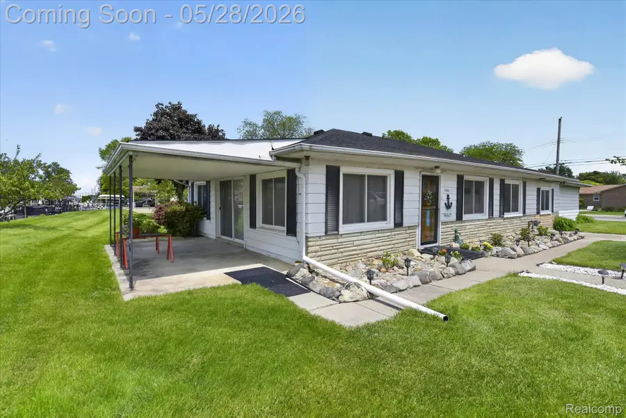 29886 Pointe Drive, Rockwood, MI 48173 - #3
