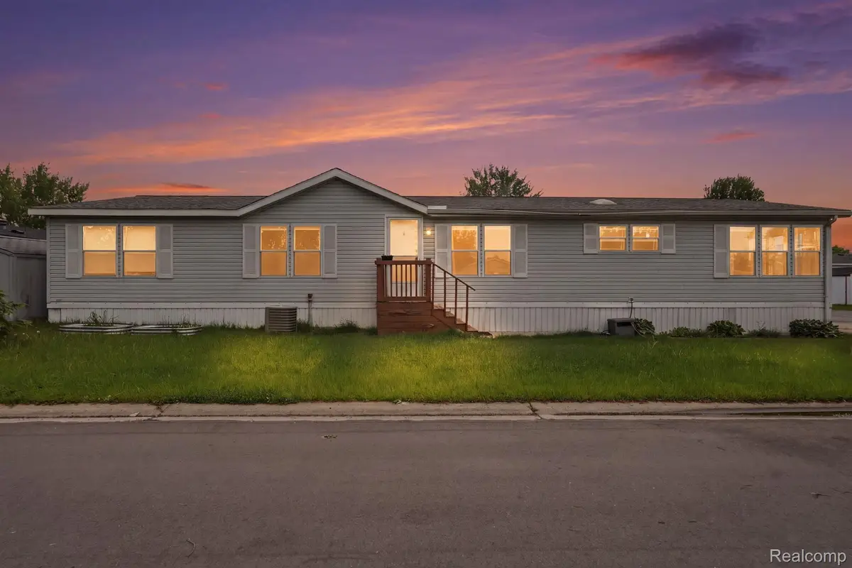 29585 Cambridge Court, Chesterfield, MI 48051 - #1