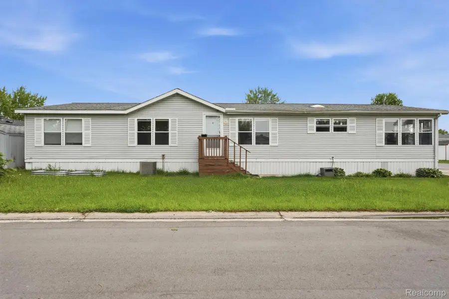 29585 Cambridge Court, Chesterfield, MI 48051 - #3