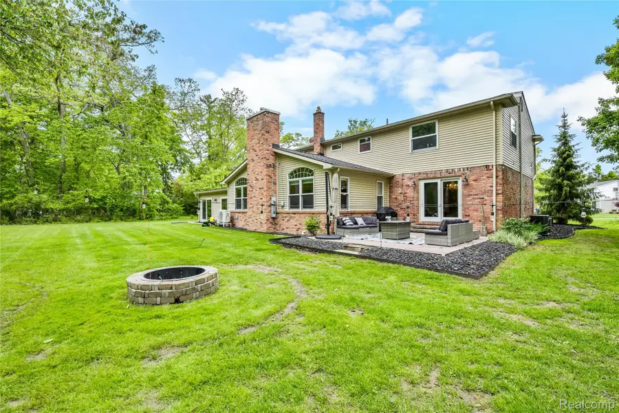 26060 Hidden Lane, Grosse Ile, MI 48138 - #3
