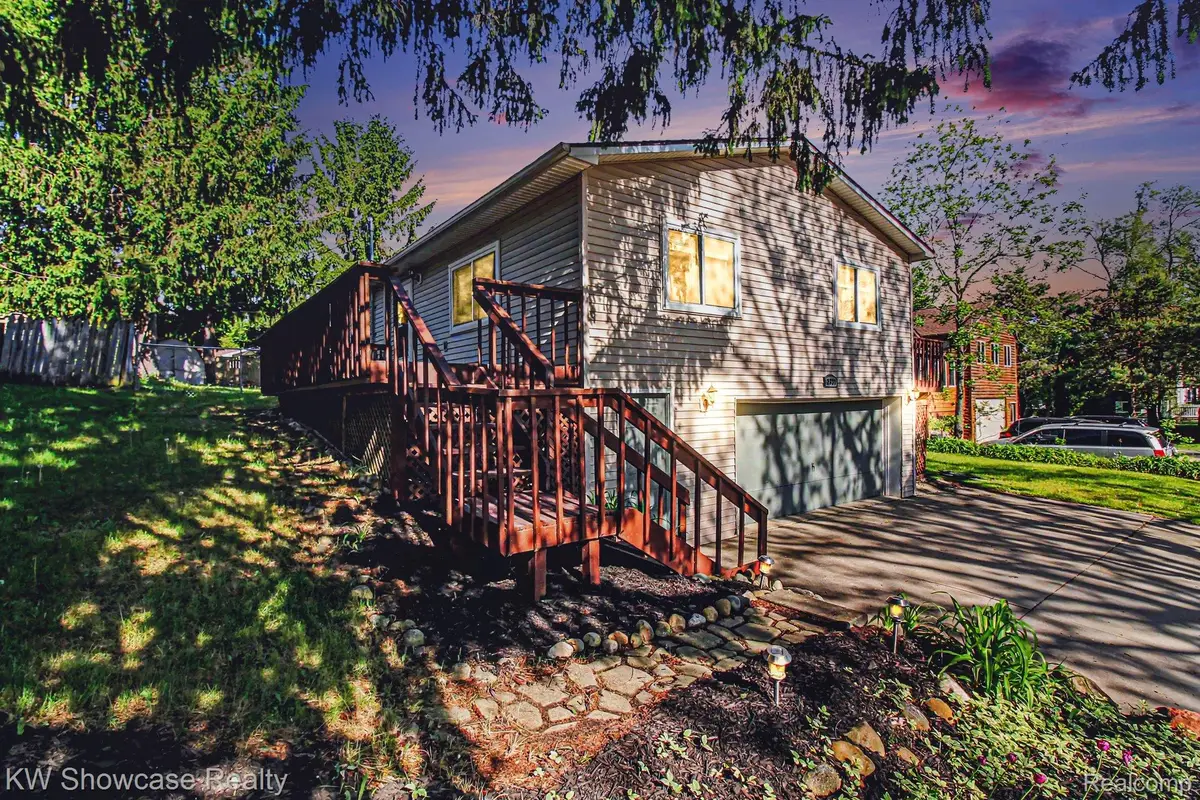 2331 Lakeside Drive, Highland, MI 48356 - #1