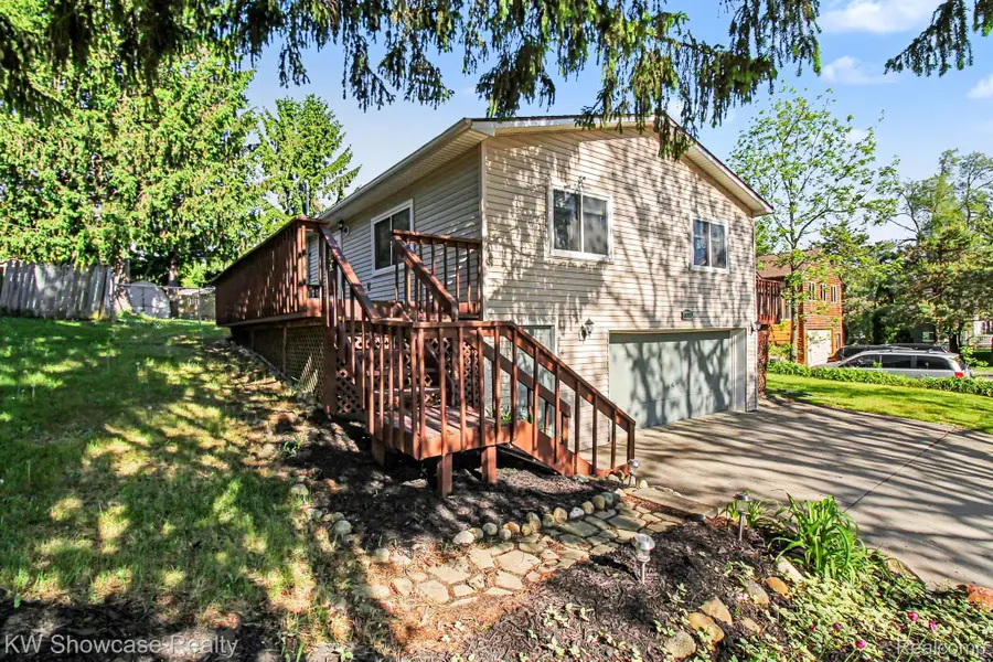2331 Lakeside Drive, Highland, MI 48356 - #3