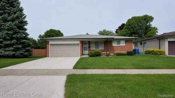 27553 Newport Drive, Warren, MI 48088