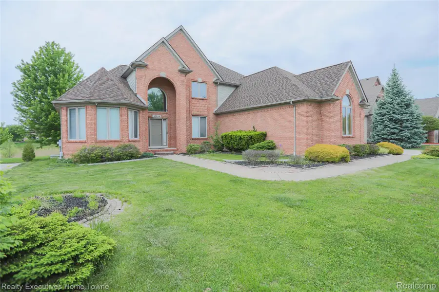 47909 Milonas Drive, Utica, MI 48315 - #2