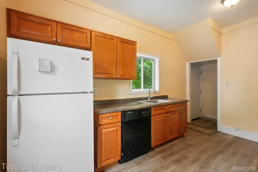 50 Henderson Street, Pontiac, MI 48341 - #2