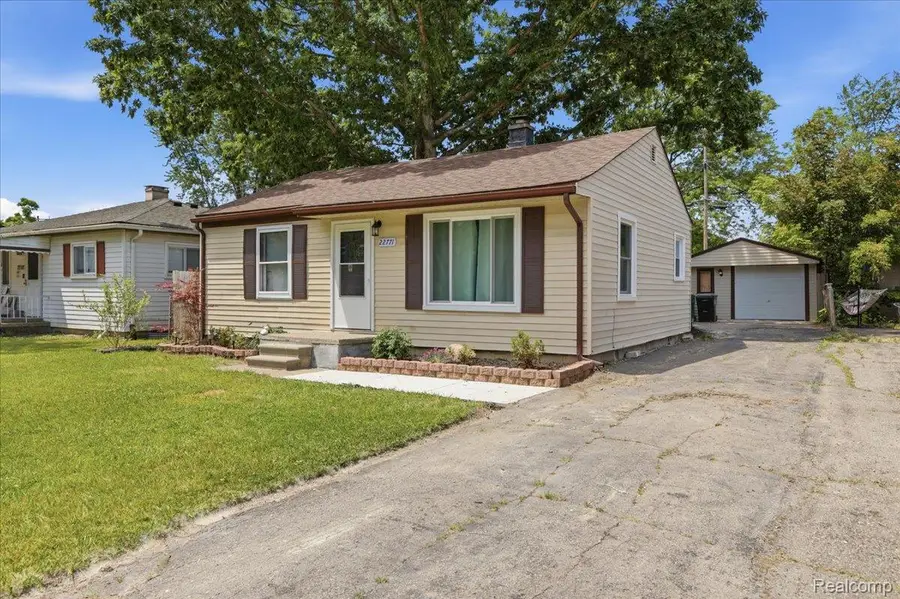 22771 Purdue Avenue, Farmington, MI 48336 - #2