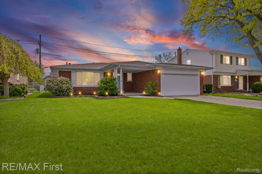 34356 Greentrees Road, Sterling Heights, MI 48312 - #3