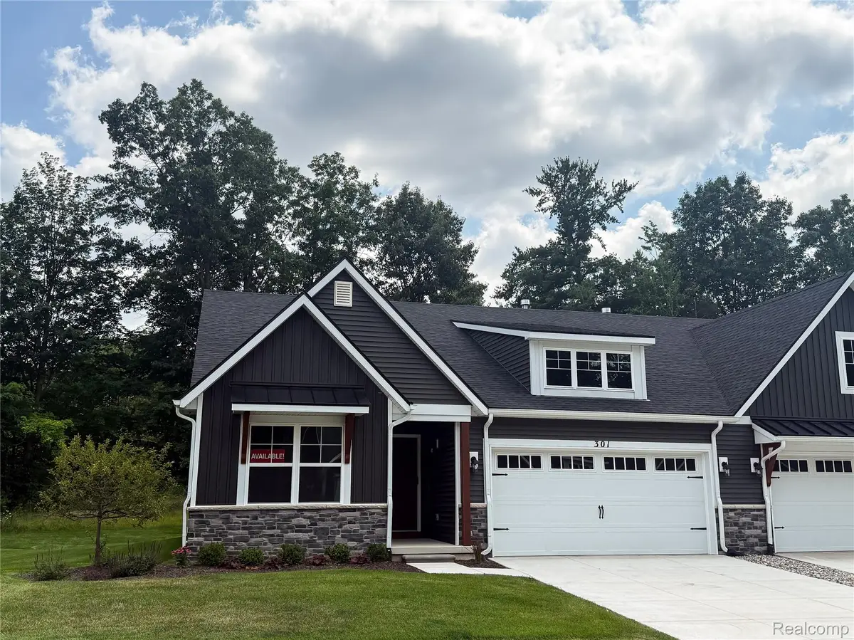 301 Canyon Creek Court #28, Howell, MI 48843 - #1