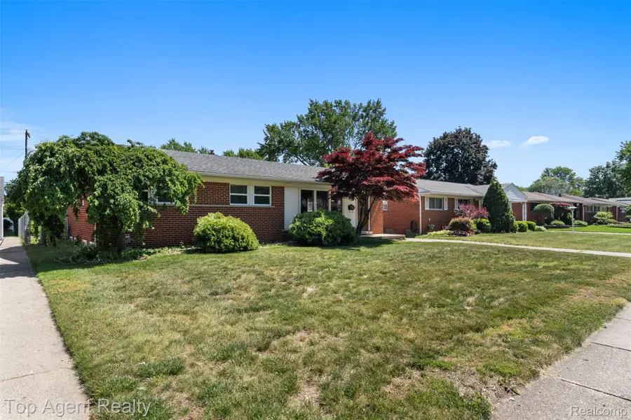 8908 Birkhill Drive, Sterling Heights, MI 48314 - #3