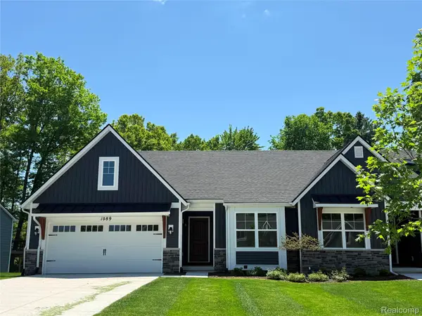 1089 Camellia Circle #31, Howell, MI 48843