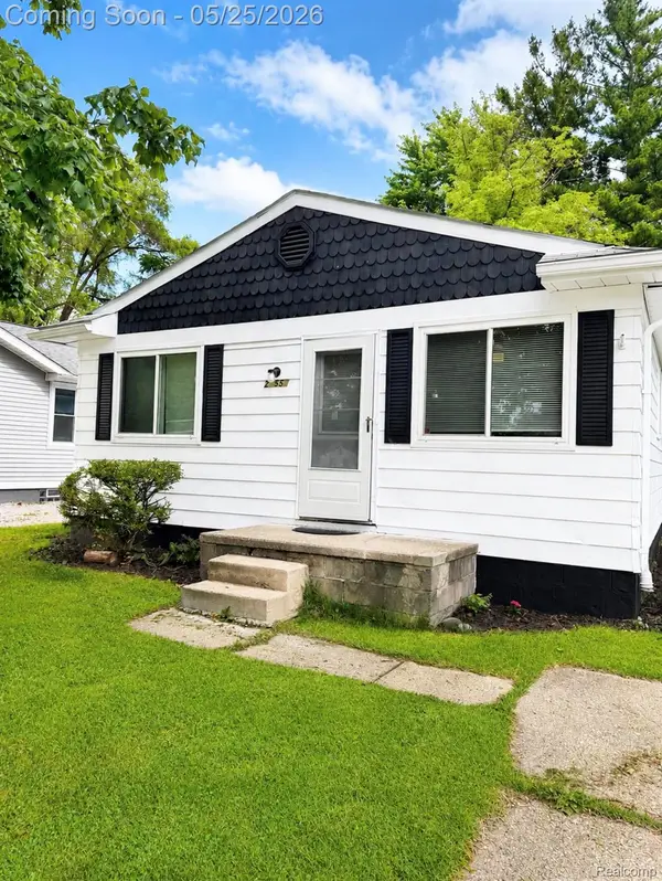 21550 Poinciana Street, Southfield, MI 48033