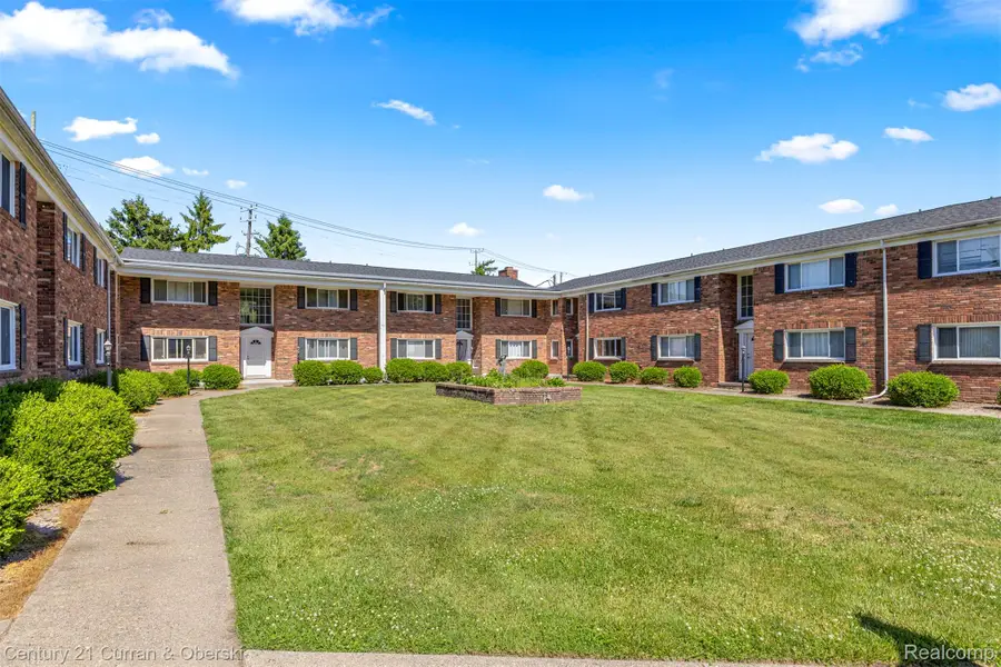 31831 Grand River Avenue #33, Farmington, MI 48336 - #2