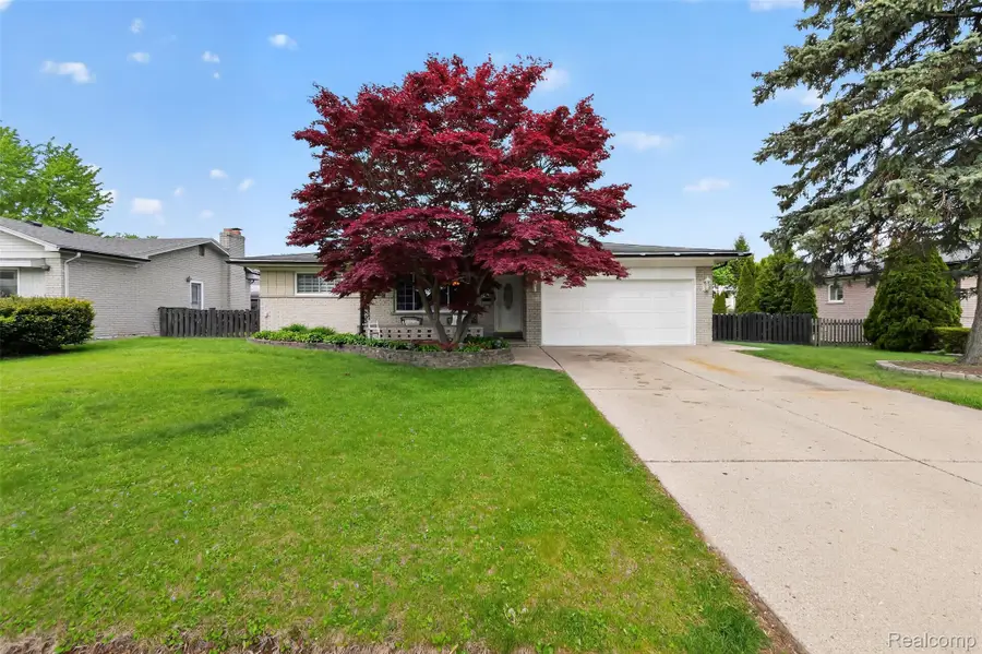 38031 Charwood Drive, Sterling Heights, MI 48312 - #2