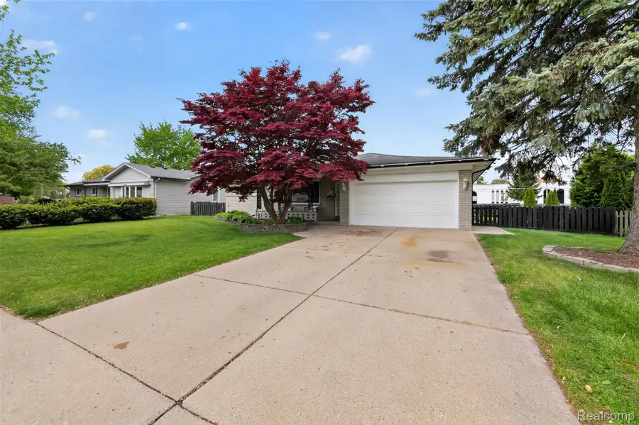 38031 Charwood Drive, Sterling Heights, MI 48312 - #3
