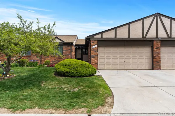 29588 Sycamore Drive, Warren, MI 48092