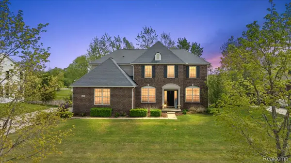 695 Dennison Court, Oakland, MI 48363