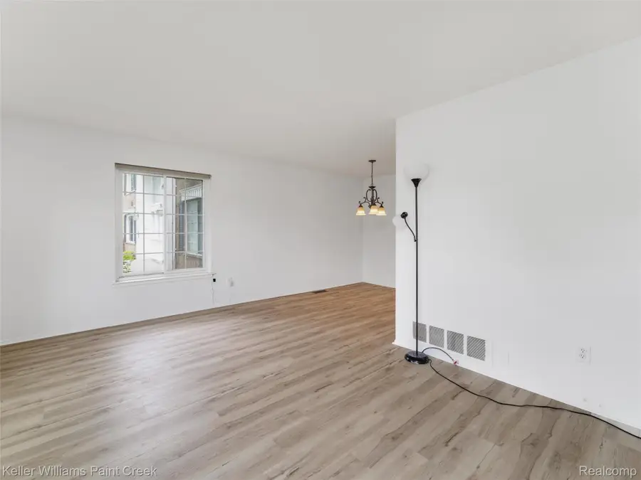 685 E Fox Hills Drive #67, Bloomfield, MI 48304 - #3