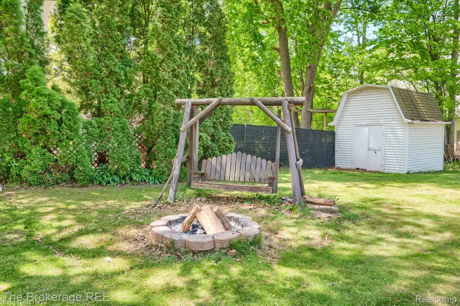 293 Hickory Place Drive, Columbiaville, MI 48421 - #2