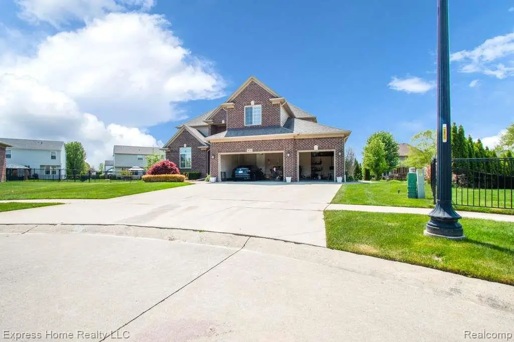 56713 Peach Tree Lane, Macomb, MI 48042 - #1
