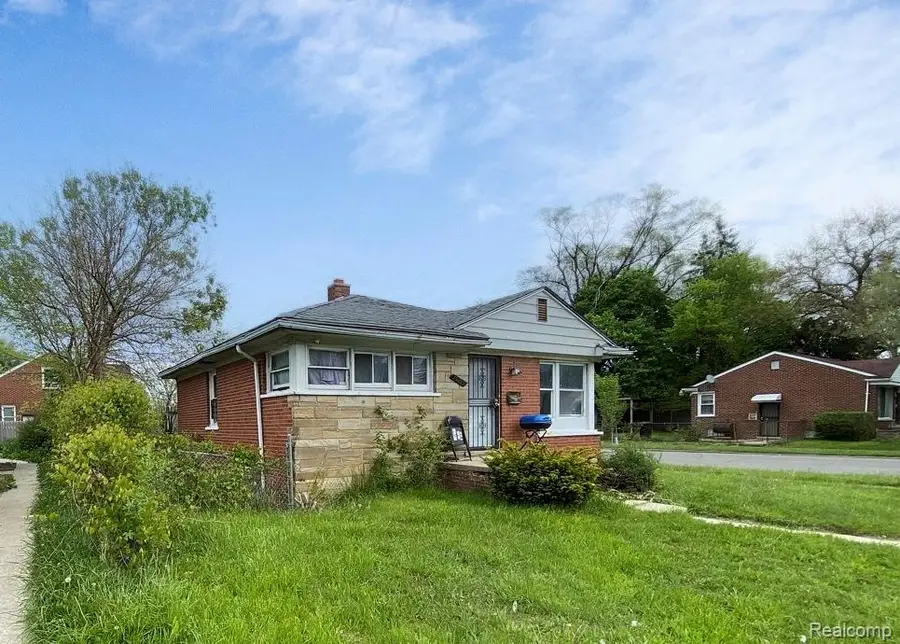 15300 W Chicago Street, Detroit, MI 48228 - #2