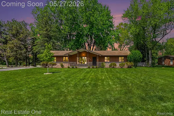 5494 Boyne Highland Trail, Clarkston, MI 48348