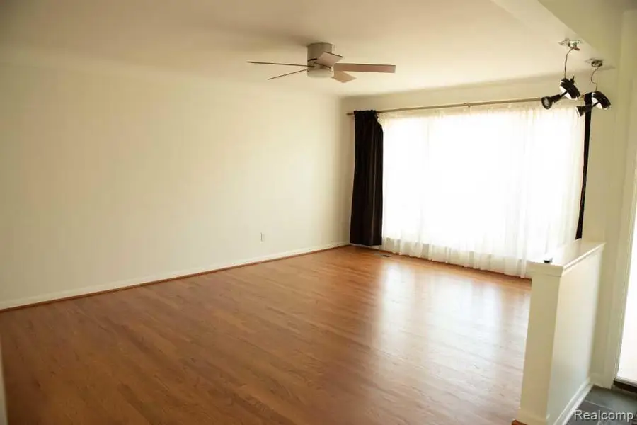 1040 Goodale Avenue, Clawson, MI 48017 - #2