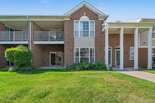 16339 Chatham Drive, Macomb, MI 48044