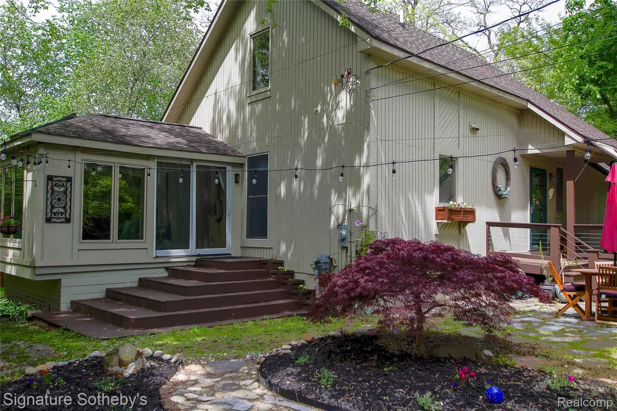 4945 Whitlow Court, Commerce Township, MI 48382 - #1
