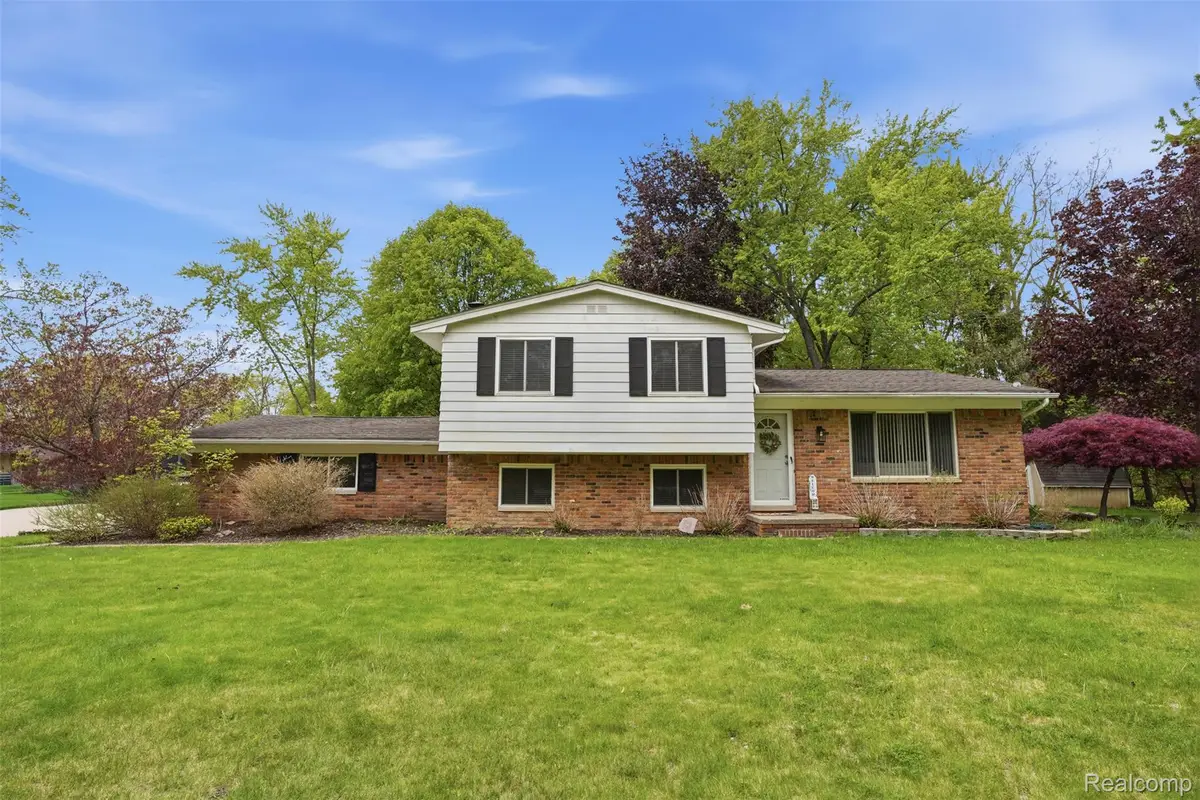 2478 Hiller Road, West Bloomfield, MI 48324 - #1